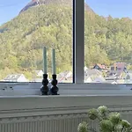 ゲストハウス Utsikten Eggen Åndalsnes